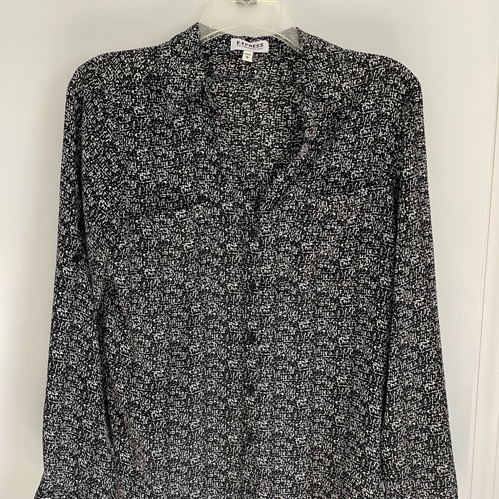 Express Black and White Portofino Shirt, Size Medium
